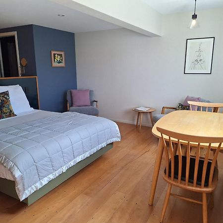 Kowhai Studio -Private Opposite Golf Course In Central Wanaka Exteriör bild